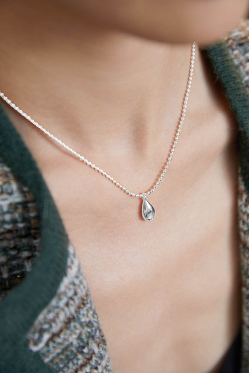 Aubrey - Minimalist Style Sterling Silver Water Drop Necklace - Pearlorious Jewellery