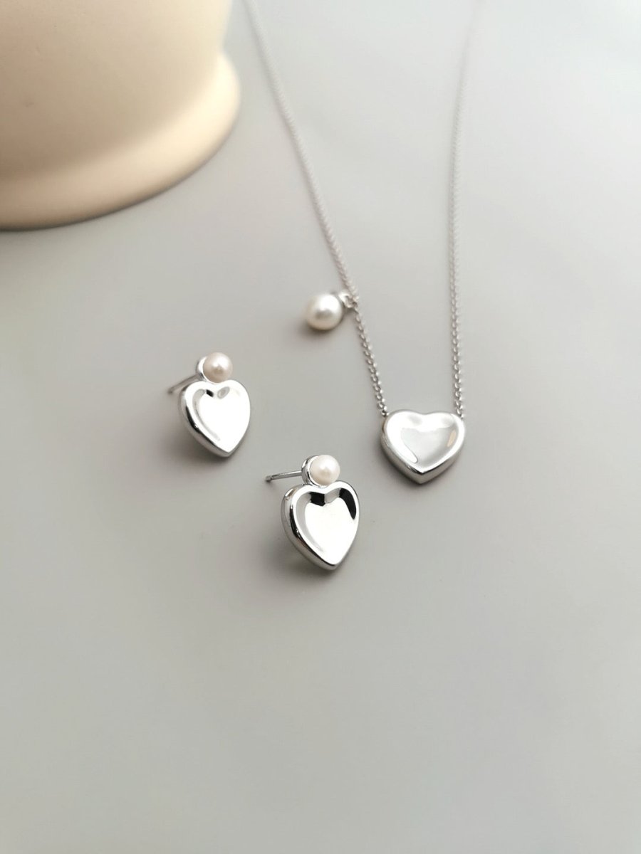 Billie - Meet Love- Love Heart Pendant with Freshwater Pearl Necklace - Pearlorious Jewellery