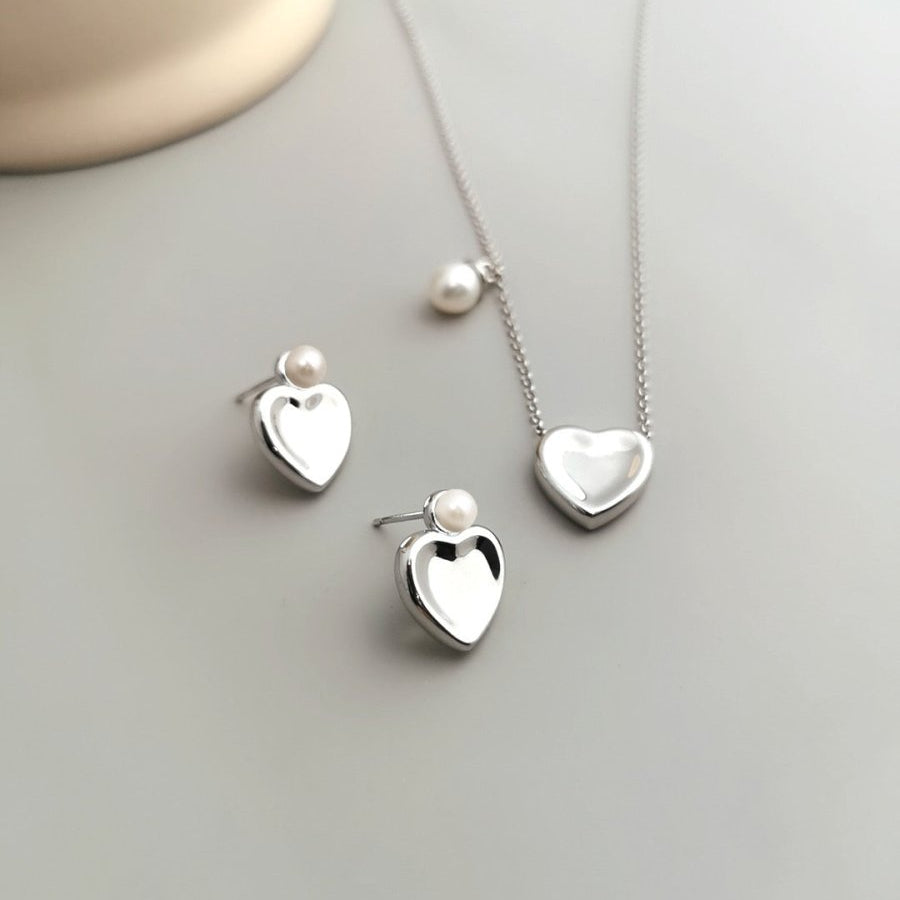 Billie - Meet Love- Love Heart Pendant with Freshwater Pearl Necklace - Pearlorious Jewellery