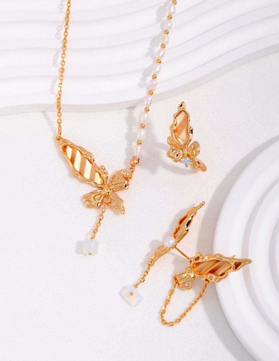 Camila - Butterfly Gemstone Pearl Necklace Made in Gold Vermeil Best Gift for Her - Pearlorious Jewellery