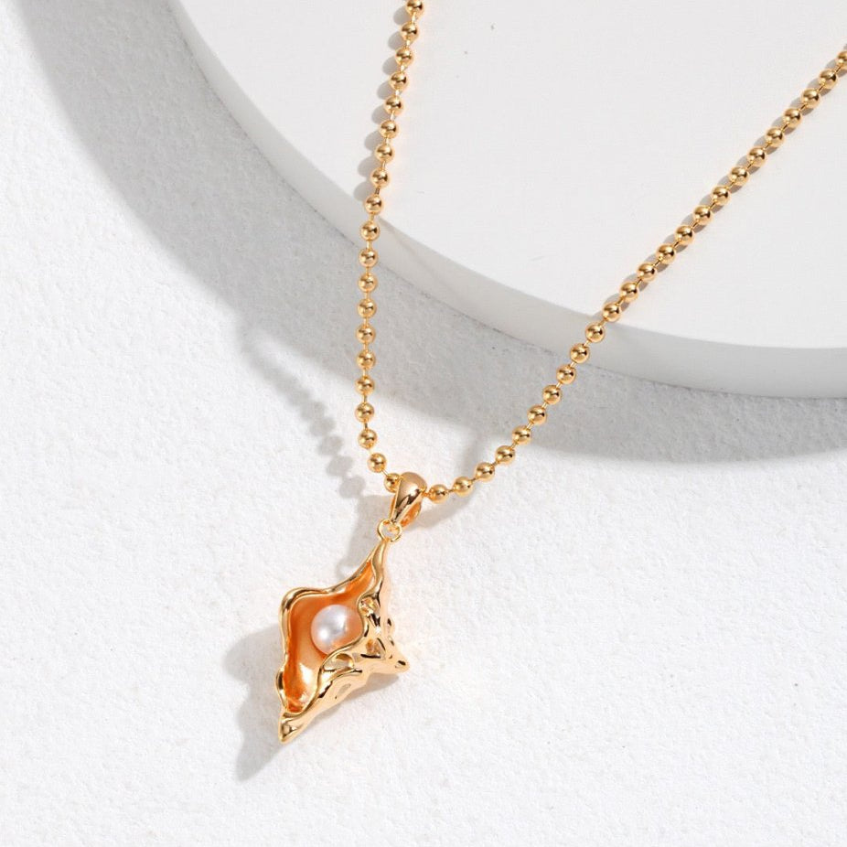Cassie - Sea Snail Conch Pendant Necklace Sterling Silver Sea Shell with Pearl - Pearlorious Jewellery