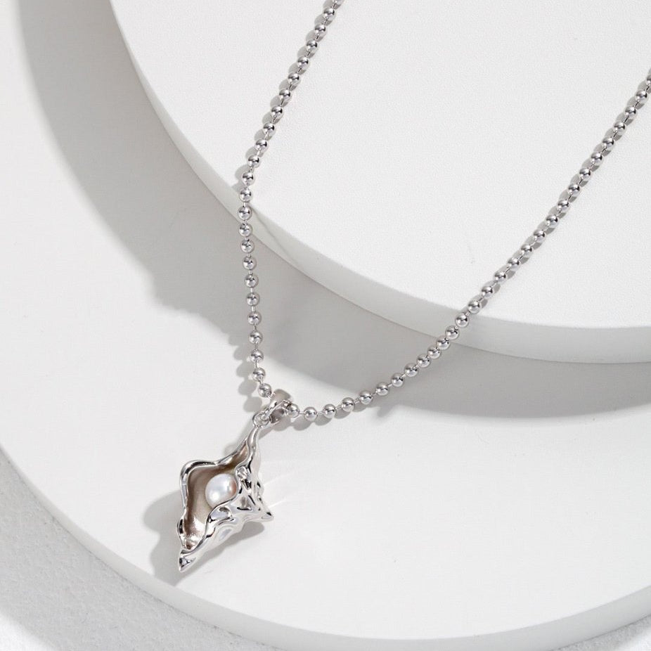 Cassie - Sea Snail Conch Pendant Necklace Sterling Silver Sea Shell with Pearl - Pearlorious Jewellery