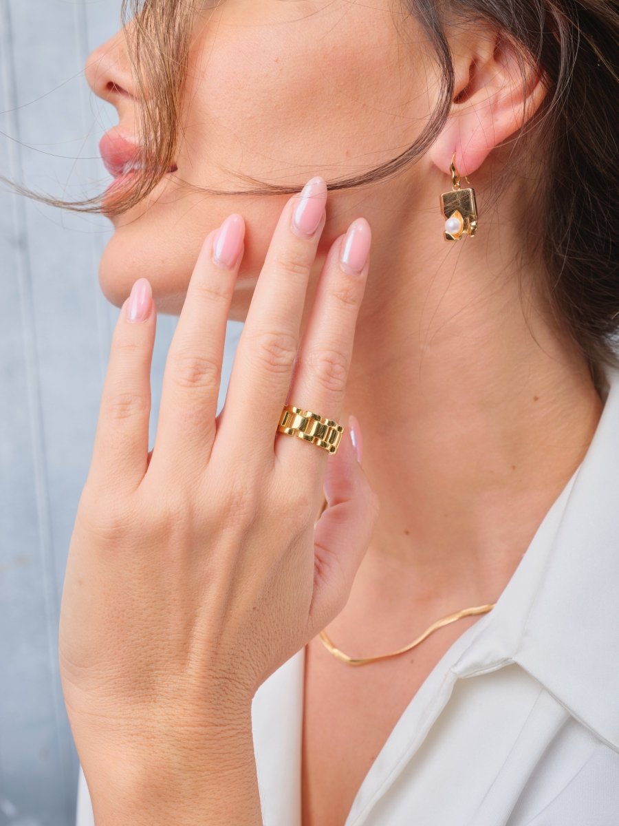 Elia - Sterling Silver and Freshwater Pearl Earrings - Pearlorious Jewellery