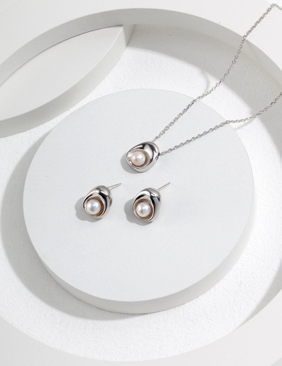Enola - Sterling Silver and Freshwater Pearl Necklace - Pearlorious Jewellery