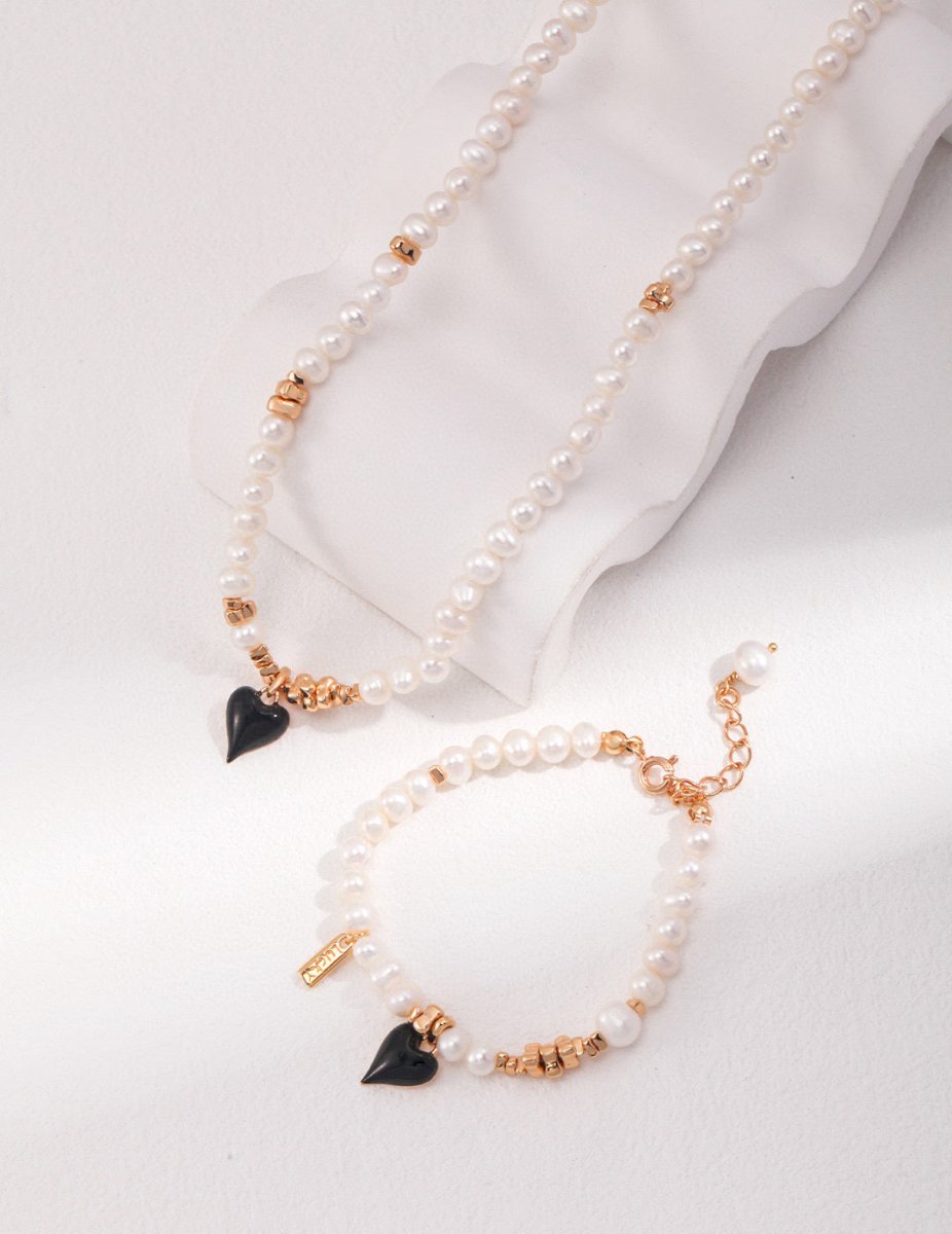 Evie - Heart Charm Pearl Necklace - Pearlorious Jewellery