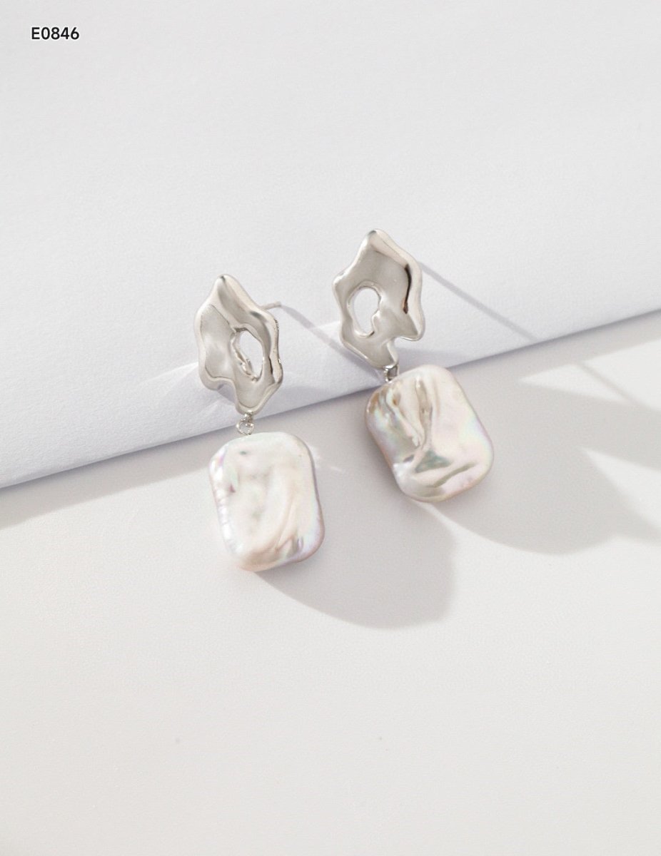 Gia - Irregular Baroque Pearl Earrings - Pearlorious Jewellery