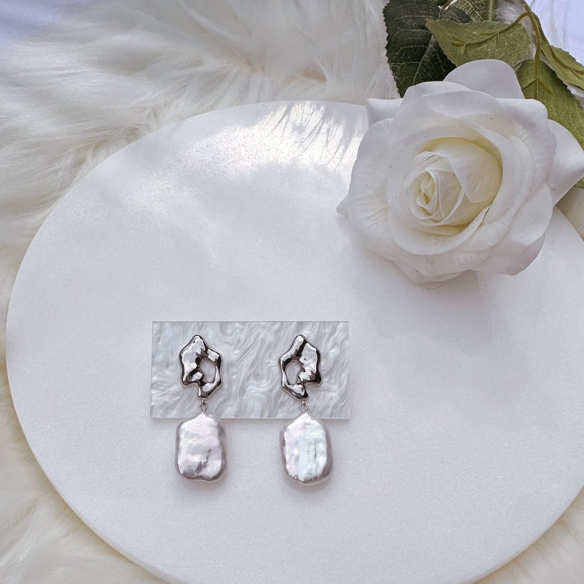 Gia - Irregular Baroque Pearl Earrings - Pearlorious Jewellery