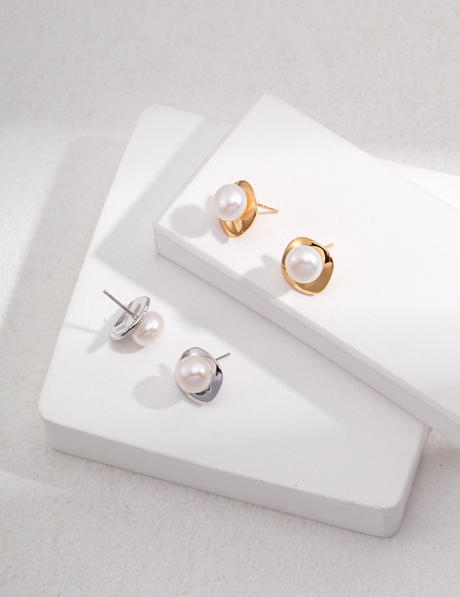 Ivory - Sterling Silver and Freshwater Pearl Stud Earrings - Pearlorious Jewellery