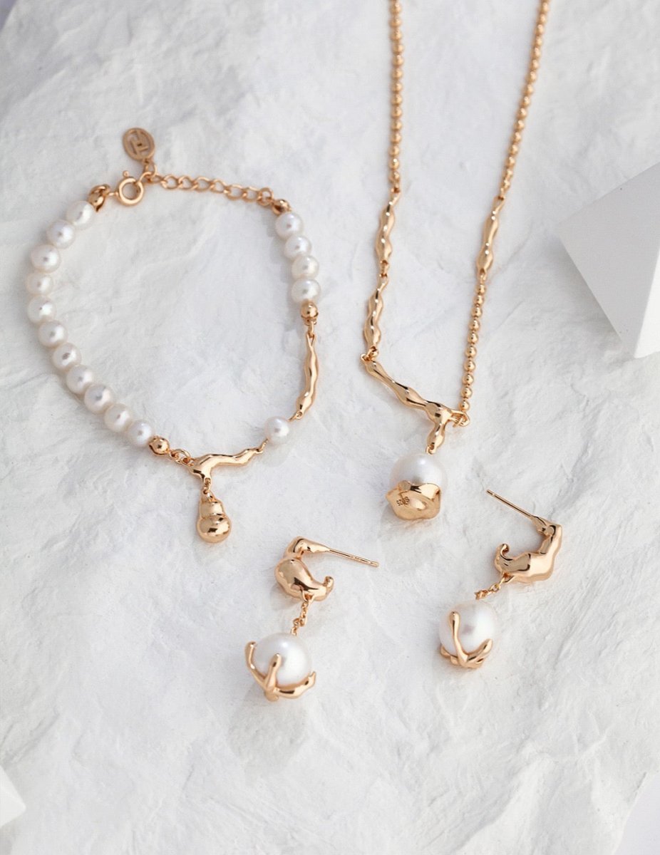 Layla - Baroque Pearl Bracelet elegant gold vermeil and sterling silver best gift for her - Pearlorious Jewellery