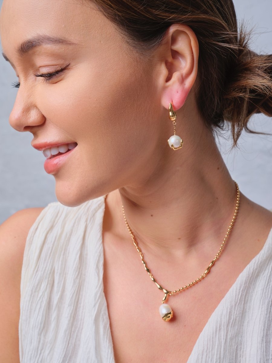 Layla - Baroque Pearl Earrings best gift for her Fashionable and Elegant - Pearlorious Jewellery