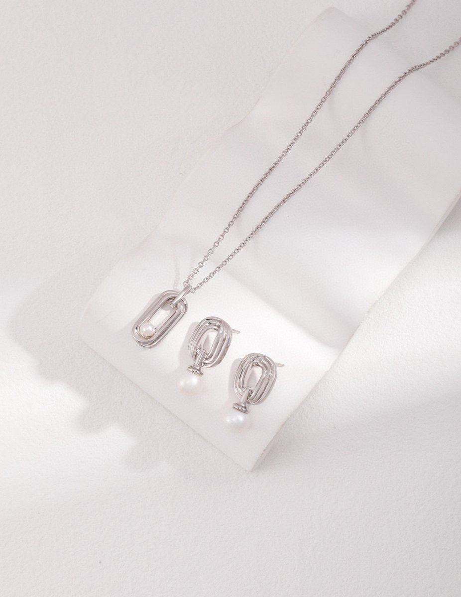 Luca - Letter O and Pearl Pendant Necklace Sterling Silver - Pearlorious Jewellery