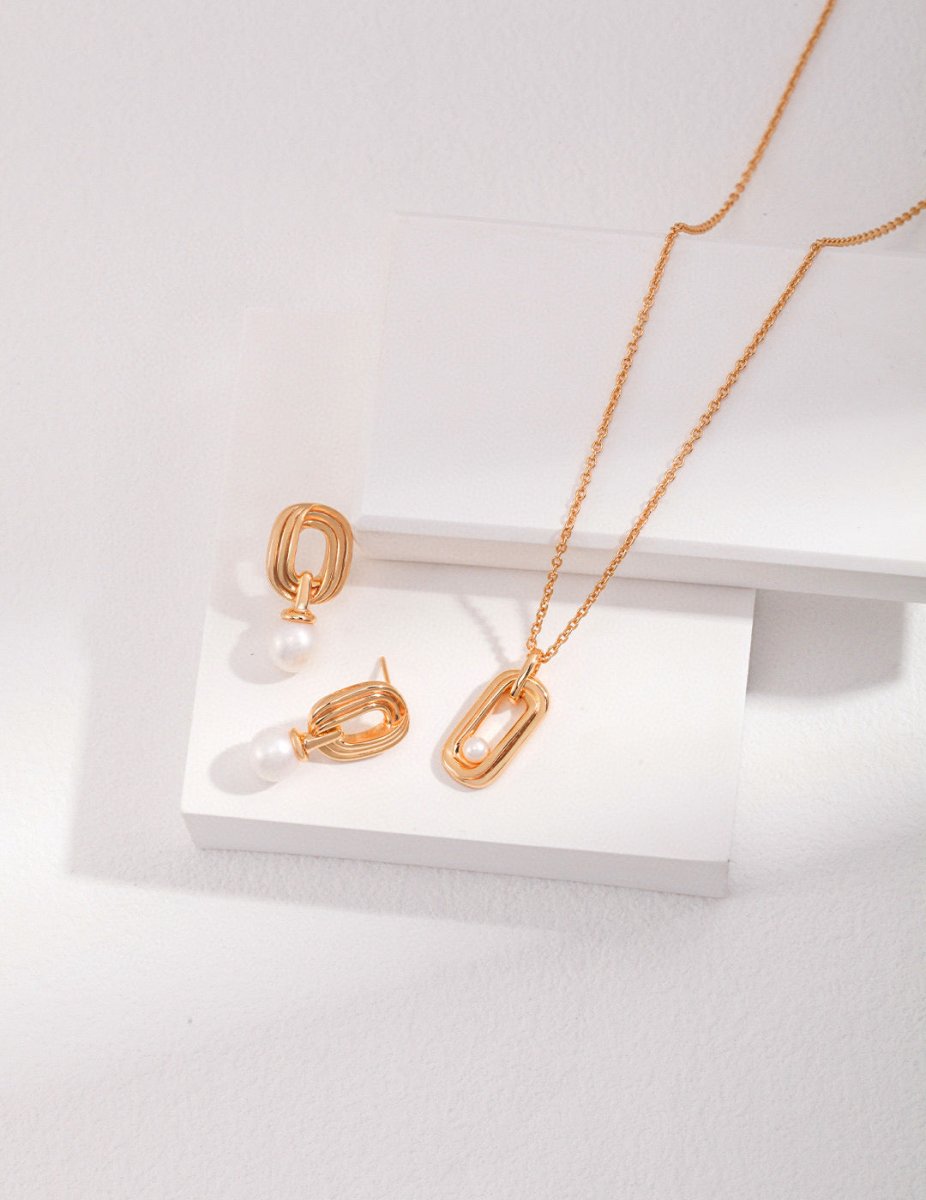 Luca - Letter O and Pearl Pendant Necklace Sterling Silver - Pearlorious Jewellery