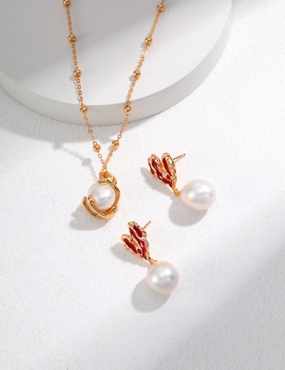 Madelyn - Love Heart Freshwater Pearl Earrings Cute Earrings New Year Earrings - Pearlorious Jewellery