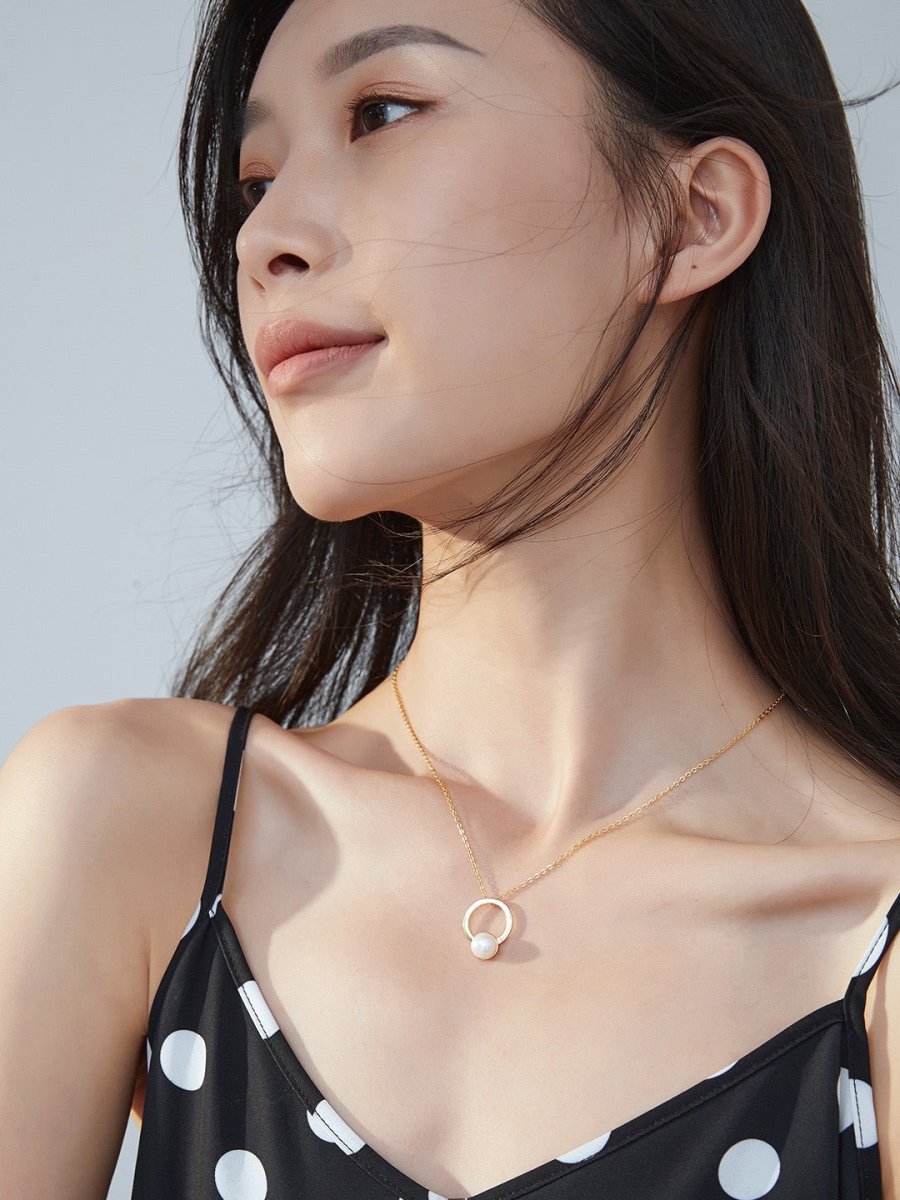 Penelope - Classic Pearl Necklace with O pendant - Pearlorious Jewellery