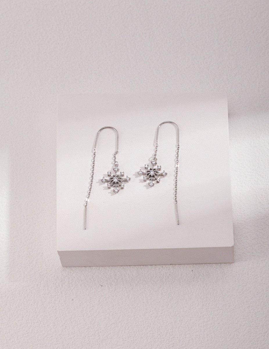 Snowy - Sterling Silver Snowflake Earrings - Pearlorious Jewellery
