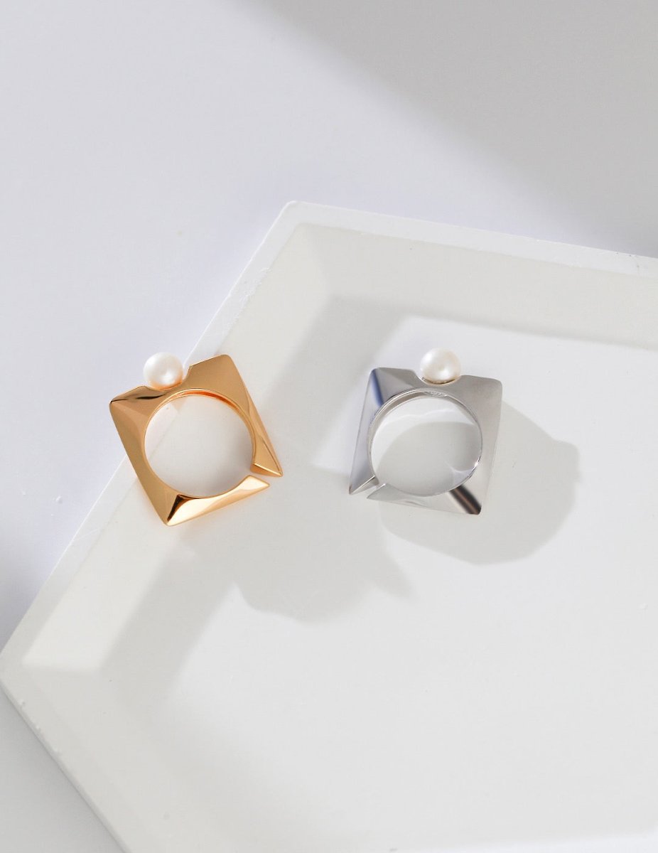 Sophie - Square-shaped Pearl Rings - Pearlorious Jewellery