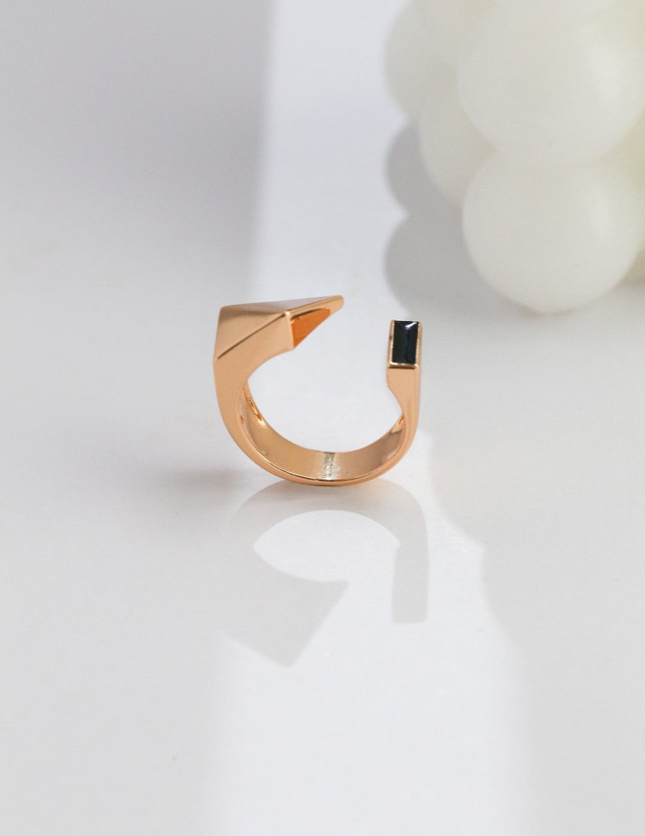 Victoria - Fashionable and Timeless Rings Sterling Silver and Glaze Drop - Pearlorious Jewellery