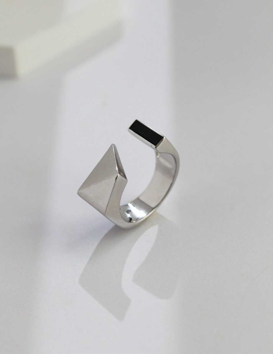 Victoria - Fashionable and Timeless Rings Sterling Silver and Glaze Drop - Pearlorious Jewellery